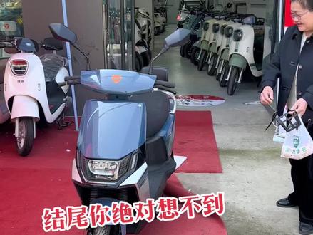 没想到这个车也有鸡血档,试试你的锐宾可以吗?关注我 分享更多技巧更多快乐!#雅迪电动车 #热卖中的爆款 #同城优选 #同城热门