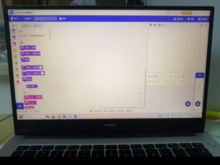 scratch 炫彩小猫