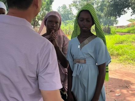 没想到酋长老婆会给我们跳舞,#非洲