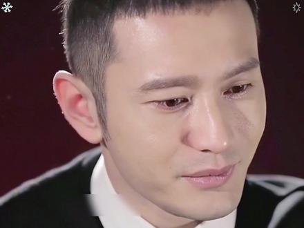 #黄晓明 做梦都没想到,与自己有关的四个女人中,已有两位为自己生下孩子。
第一位是前妻杨颖,黄晓明与#Angelababy 那场轰动娱乐圈的世纪婚礼则让无数人投来羡慕的目光,婚后二人甜蜜不断,很快迎来了他们的爱情结晶小海绵。而这段被众人看好的婚姻,终究未能跨越七年之痒的魔咒。第二位是叶珂,自从与黄晓明公布恋情后,她在网上发表逆天言论让网友热议,还因此被迫退网。结果昨晚叶珂在黄晓明的陪伴下成功诞下一女,还冲上热搜,最终还是踏入了豪门。但让黄晓明做梦都没想到的是,比叶珂还想上位的竟然是韦雪,网友因为叶珂跑去韦雪直播间玩梗,原本想嘲弄韦雪,谁知反而被她有趣的灵魂集体圈粉。一个月韦雪就涨粉900万,真的是叶珂跌倒,韦雪吃饱。#韦雪 #眼膜 #好物推荐