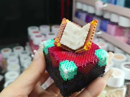 手捏MC附魔台立体拼豆,来了!快和我一起玩转像素世界吧~ #我在抖音玩拼豆 #拼豆人有自己的春节 #过年不无聊大赏 #我的世界拼豆 #拼豆