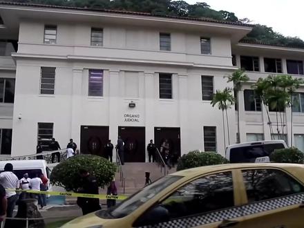 巴拿马刚撕毁港口合同,中方组合拳已就位,招招精准,刀刀见血 #零基础看懂全球 #全球创作者计划 #春节世界观察 #新年囤点专业货