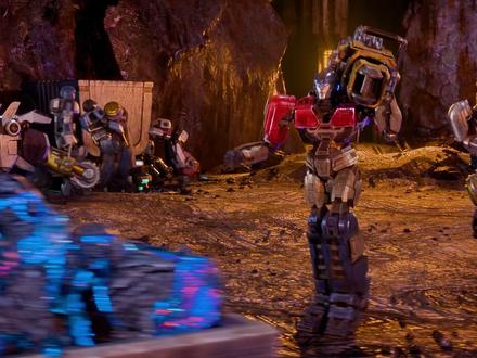 独臂擎天柱还能变成卡车形态吗? #变形金刚 #机甲 #擎天柱 #威震天 #科幻电影