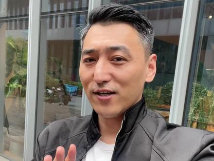 点击下方”闲趣岛“字样,直接下载,认识新朋友