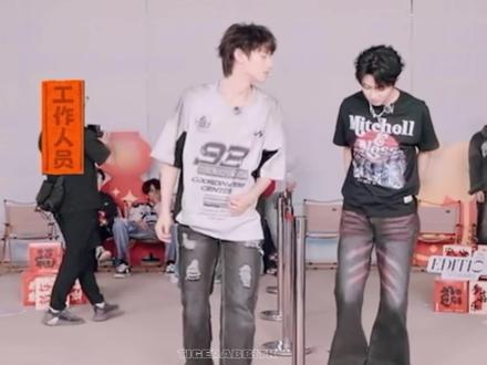 好嗑到颧骨上天#穆祉丞 #all穆 #TF家族 #TF家族族综