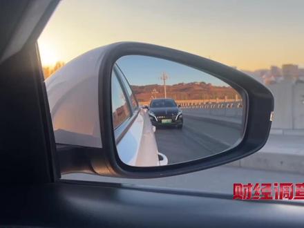 “阴阳合同”下的致命交易!#央视起底三无飞机交易链 #三无自制飞机阴阳合同藏猫腻 #财经调查