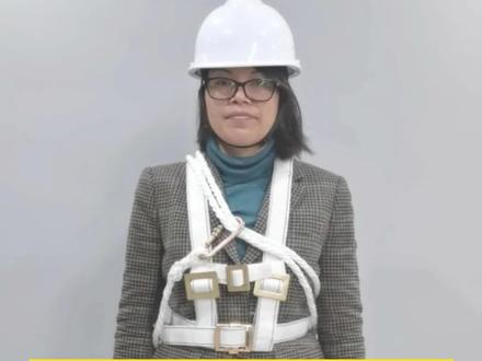 高空作业安全带的正确佩戴方法!离开地面就有危险,如果你或者你的亲人在工地,请转发给他们!#特种作业 #安全生产 #安全带 @贵州新时代职校