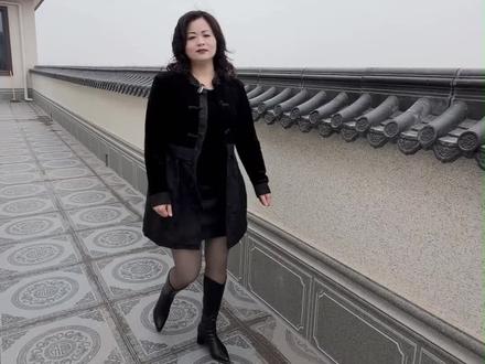 美式风格平时很少见, 今天就给大家带来一户北定的案例,整体效果非常奢华!#任泽区帘创优家 #北定 #自建别墅 #美式风格装修 #窗帘搭配