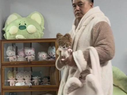 大叔反差卖萌,3个月狂销2000万!他是怎么做到的?#商业思维 #短视频带货 #账号拆解