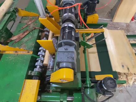 发个原声,全自动桉木旋切流水线。