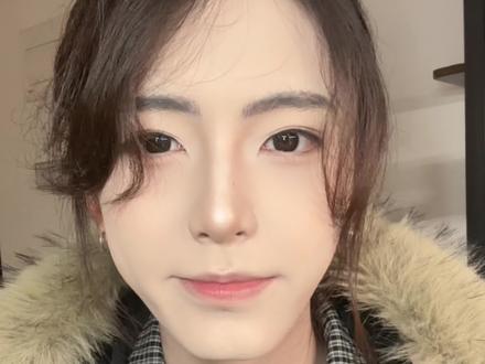 拖了一个世纪的视频 #美瞳 #美瞳种草 #长发男