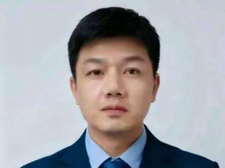 冠军奖金不到十万人民币,远不及成本,张雪赛车队靠什么赚钱?