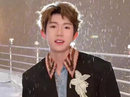 果然活久了啥都能看到#EXO#TFBOYS#行星饭#四叶草#世纪大战