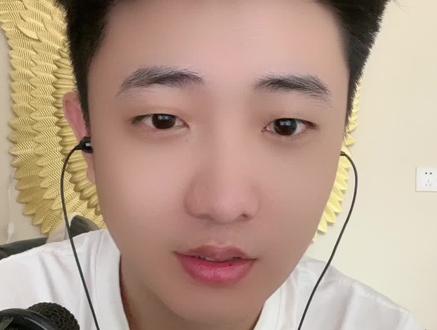 别开了呗好朋友们 那走路都笨笨的一打人往头上吸 不会玩咱们可以慢慢练 开了就没意思了对吧
#三角洲行动#obs吸附 #林琅天上