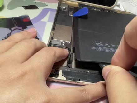 ipadair2 换电池教程
第二次换电池 还是捣鼓了一个小时
#平板 #电脑 #修手机 #手机数码 #实用小技巧