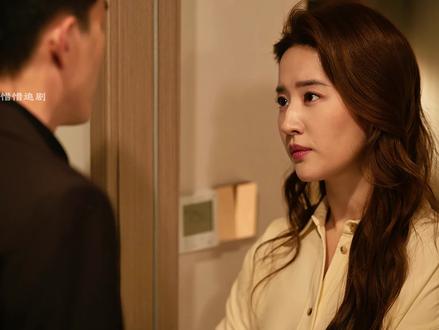 黄亦玫回北京看望苏更生,方协文一气之下回绝了她的入职通知!#刘亦菲 #玫瑰的故事 #好剧推荐 #原创解说