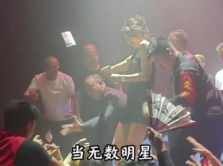 当其他明星捞金炫富的时候,他们已经捐款上亿#公益#正能量#人物故事