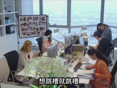 十年就发一万张,老外拿到手痛哭,中国的五星卡含金量有多高?