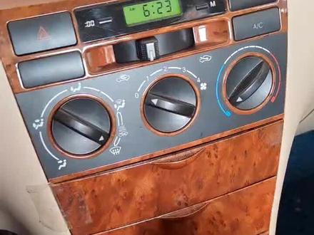 接上一个视频,告诉大家如何拆卸比亚迪F3空调控制面板以及CD机。