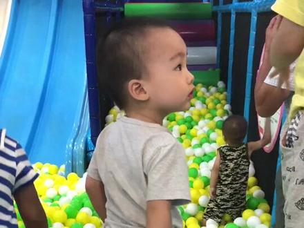 终于勇敢的……额……原谅我不给面子的笑出声😂😂