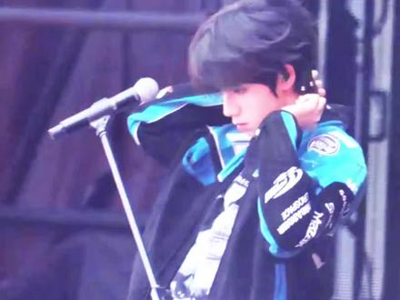 王橹杰《适合,不适合》直拍
#橹穆 #王橹杰