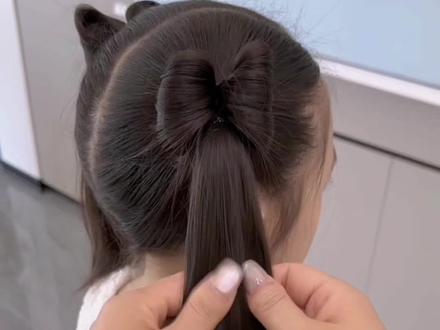 超简单蝴蝶结双马尾辫,给孩子安排一次吧 #小女孩怎样扎头发好看又简单 #手残党也能学会的发型 #小女孩发型简单扎法 #儿童日常编发 #真实生活分享计划