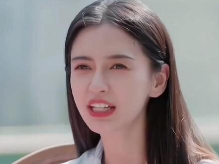 杨迪这一挡,挡出了人间温柔 #杨迪 #Angelababy #娱乐圈 #综艺名场面 #善良