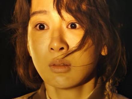 十八岁的憧憬有多亮,盗猎的枪声就有多刺耳,那个纯真的笑容,被永远定格在无人区里。#生命树白菊目睹队友牺牲 #生命树开播 #生命树 #杨紫 #白菊