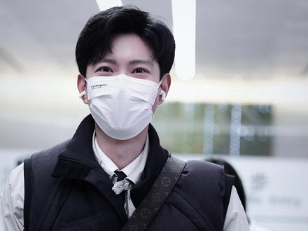 就是说没有一口肉是白吃的
#黄浩雯 #追星 #机场穿搭 #短剧演员推荐