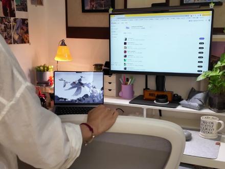 炸裂❗手把手教你用AI搞定广告多语言配音 简直难以置信!这段中文、粤语、英文、韩语的多语言音频都是我用AI直接克隆出来的声音。
自从被同事安利了MiniMax Audio这个"声音复印机",大大的帮我解决了很多难题,你只需要给它10秒的声音样本,它就能把你的声音1:1复刻下来。30多种语言张口就来,除此之外,里面还内置了300多种预设音色,御姐、萌娃...各种角色、情绪的配音都能搞定,生成的声音自然流畅,甚至连我自己都差点听不出来真假了。
-
除了克隆声音功能需要用到海外版本。像其他核心功能、免费额度还有套餐价格,国内国外版本都是一样的! 用起来完全没负担,感兴趣的小伙伴赶紧动手试试吧!
#MiniMax #MiniMaxAudio#AI克隆#海报设计 #设计师