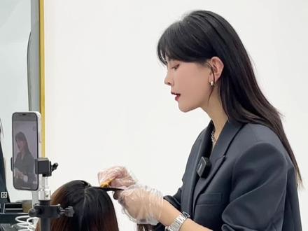 评论“好看”送不锈钢洗脸盆。#雾感冷棕色 #女发型师周茉