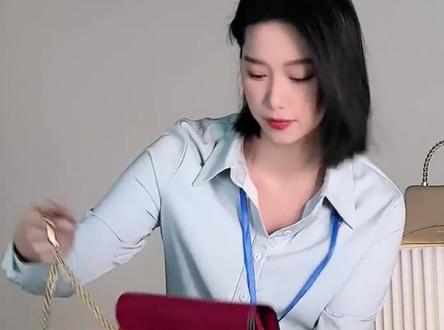 李蠕蠕拒绝环球小姐邀请,环球小姐邀请疑似是蹭热度,李蠕蠕回怼别整我? #李蠕蠕#环球小姐#环球小姐邀请李蠕蠕