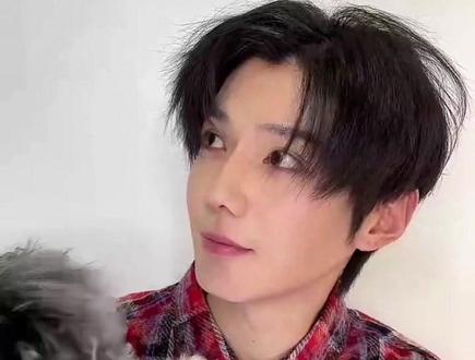 #云熠小世界 单人直播里的他他他#郝熠然 #云旗 #云熠星河