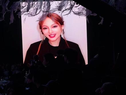 是谁的婚礼现场收到了张韶涵的隔空祝福,原来是琦儿和四哥的婚礼。#婚礼主持人琪宇 #张韶涵 #琦儿 #婚礼祝福 #网红婚礼