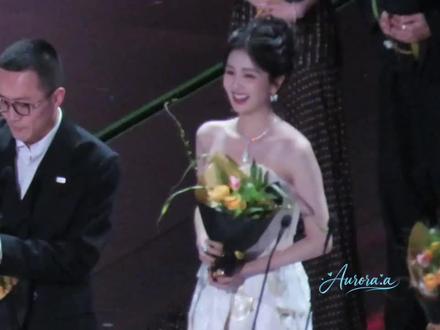 论销冠的底气 那个谁赶紧给白鹿磕一个#白鹿 #尖叫之夜