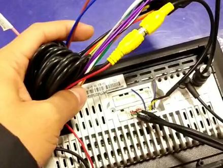 你们要的大屏导航接线的方法来了。@抖音汽车小助手