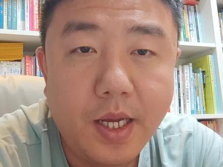 #漠爸分享 大人每天提前让AI帮你列出 天文,物理,生活,航天,动物等不同领域的10个问题,你选五个,送孩子上下学的路上一起问AI,一年能积累几千个问题,这是引导孩子发现现象,发现问题,提出问题,解决问题,AI时代下培养孩子性价比最高,最好落地实操的方式。