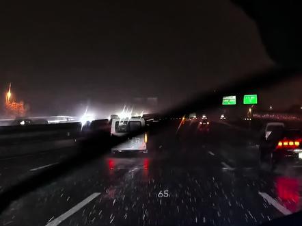 #创作灵感 #秀出你的神座驾 #领克08 #小蓝灯 领克08小蓝灯众筹来了,你会为他买单吗?