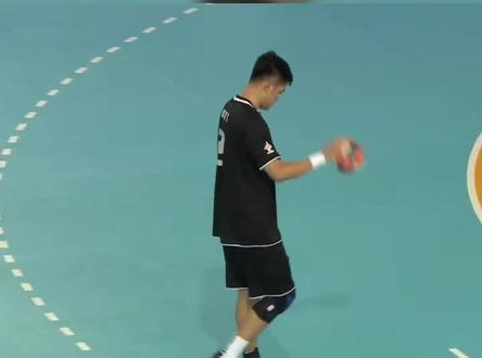 这场对决旷日持久,双方打的难解难分,明天继续更新#中国男子手球超级联赛 #手球@北京市手球运动协会