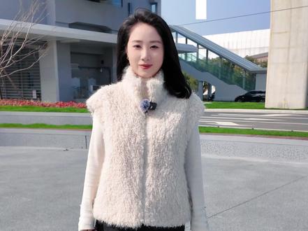 宁马城际S2号线即将通车!宁马城际S2号线是连接江苏省南京市与安徽省马鞍山市(当涂县)的跨省城际铁路,是国内首条跨省轨道交通线路,也是南京都市圈一体化发展的标志性工程。该线路历时5年建设,全长54.23公里,共设16座车站,设计时速为120公里/小时,从南京到当涂只要30分钟。线路起于南京地铁7号线西善桥站,终至马鞍山市当涂县太白站,串联南京板桥新城、滨江新城及马鞍山市花山区、雨山区、当涂县。在当涂县境内设有两个站点:姑孰站、太白站(终点站)。趁春光正好,坐上S2号线,来一场说走就走的“诗与远方”之旅吧!南京及全国的朋友们,当涂等你哦~#宁马城际 #开通 #南京地铁 #当涂 #周末去哪儿