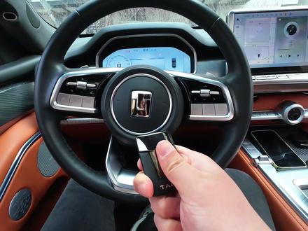 都说轻轻一撬就开,我差点把钥匙掰断。坦克钥匙换电池,有多难? #坦克700 #车钥匙换电池 #坦克钥匙 #用车知识