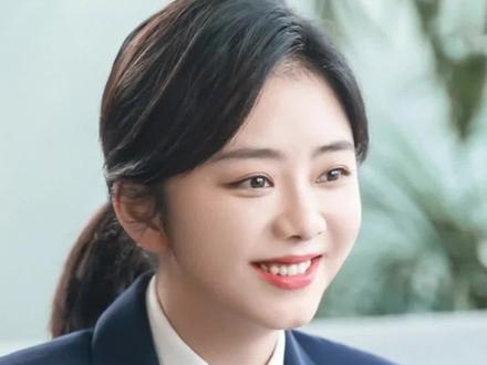 #谭松韵 新剧中的这个低马尾好有气质啊,穿职业正装一定要试试#低马尾 #编发教程