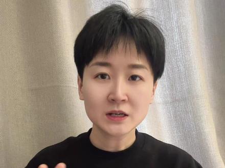 埃文凯尔定居天津:脱掉防弹衣,回家! 那个曾因捐赠二战侵华日军罪行相册,在自己国家却要穿防弹衣自保的美国小伙埃文·凯尔,正式宣布定居中国天津。从“真相记录者”到“新天津人”,这不仅是一个人的跨国搬迁,更是一次关于正义与救赎的命运折返。当美国的死亡威胁撞上中国的温暖怀抱,14亿“家人”用一句话刷屏:你的下半辈子,我们管了!
#埃文凯尔定居中国 #正义之举 #人性温情 #天津生活 #二战相册