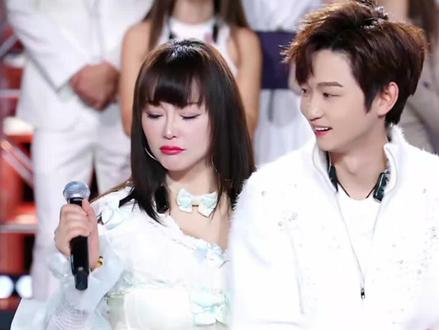 好甜🥰好听😻#昊瀚星城合伙人 #顾小天 #文婷 #上海夫妇 #搭档组合