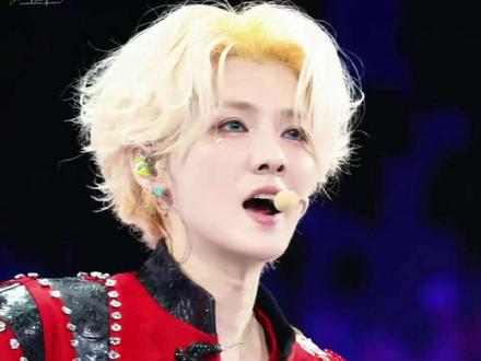 初代顶流的号召力依旧断层领先 #鹿晗 #代言 #明星 #娱乐 #爽文