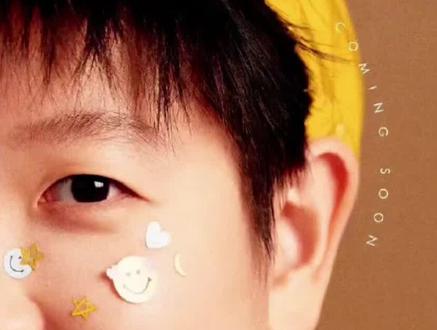 孙颖莎二次登上ELLE封面杂志,24小时销量30万。