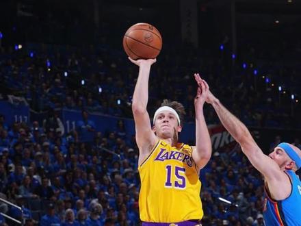 湖人惨败雷霆,里夫斯灾难发挥 #湖人 #詹姆斯 #nba季后赛 #湖人vs雷霆 #里夫斯