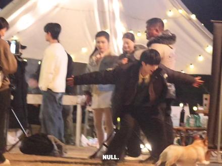 24岁正是小狗都嫌弃的年纪 可给小狗累坏咯
@王培延baby🐲
#王培延 #半夏的青春