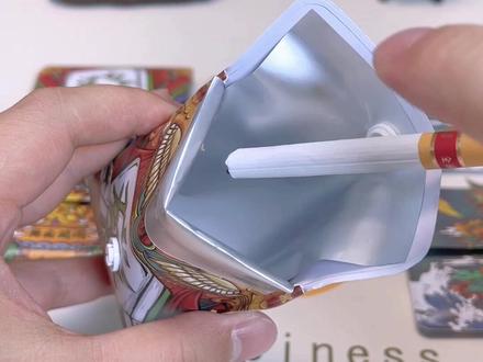 随身带一个这样的烟灰袋,弹烟灰就方便多了。