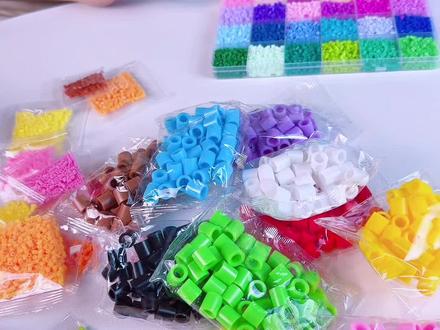 橘子妹用拼豆做表情包 #玩具视频#拼豆